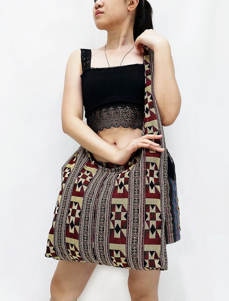 Woven Cotton Bag Shoulder bag Crossbody bag Bohemian Unisex Hobo bag Long Strap - 其他 - 棉．麻 红色