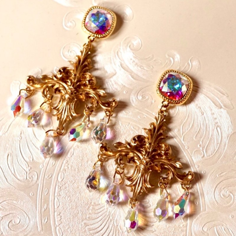 Relief Chandelier Earrings/ Clip-On - 耳环/耳夹 - 其他金属 金色