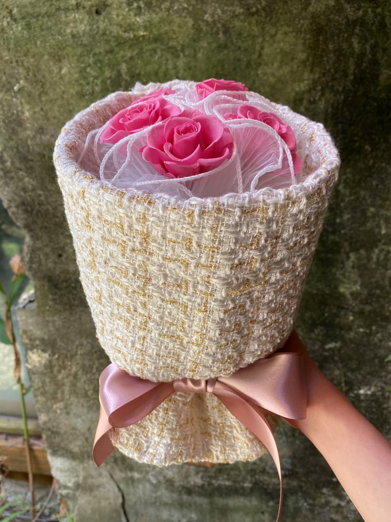 漫森态 小香风玫瑰花花束 Chic 不凋花花束 - 干燥花/捧花 - 植物．花 粉红色