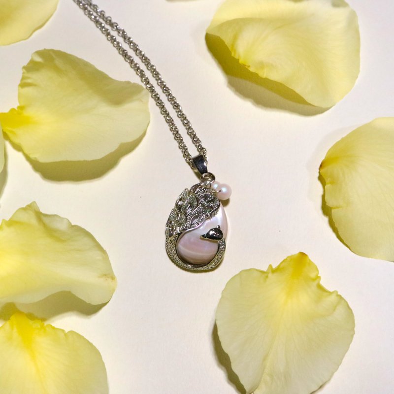 白孔雀之卵 夜光贝坠饰 以 夜光贝 贝壳 海洋 冲绳 贝壳 幸运物 - 项链 - 玻璃 多色