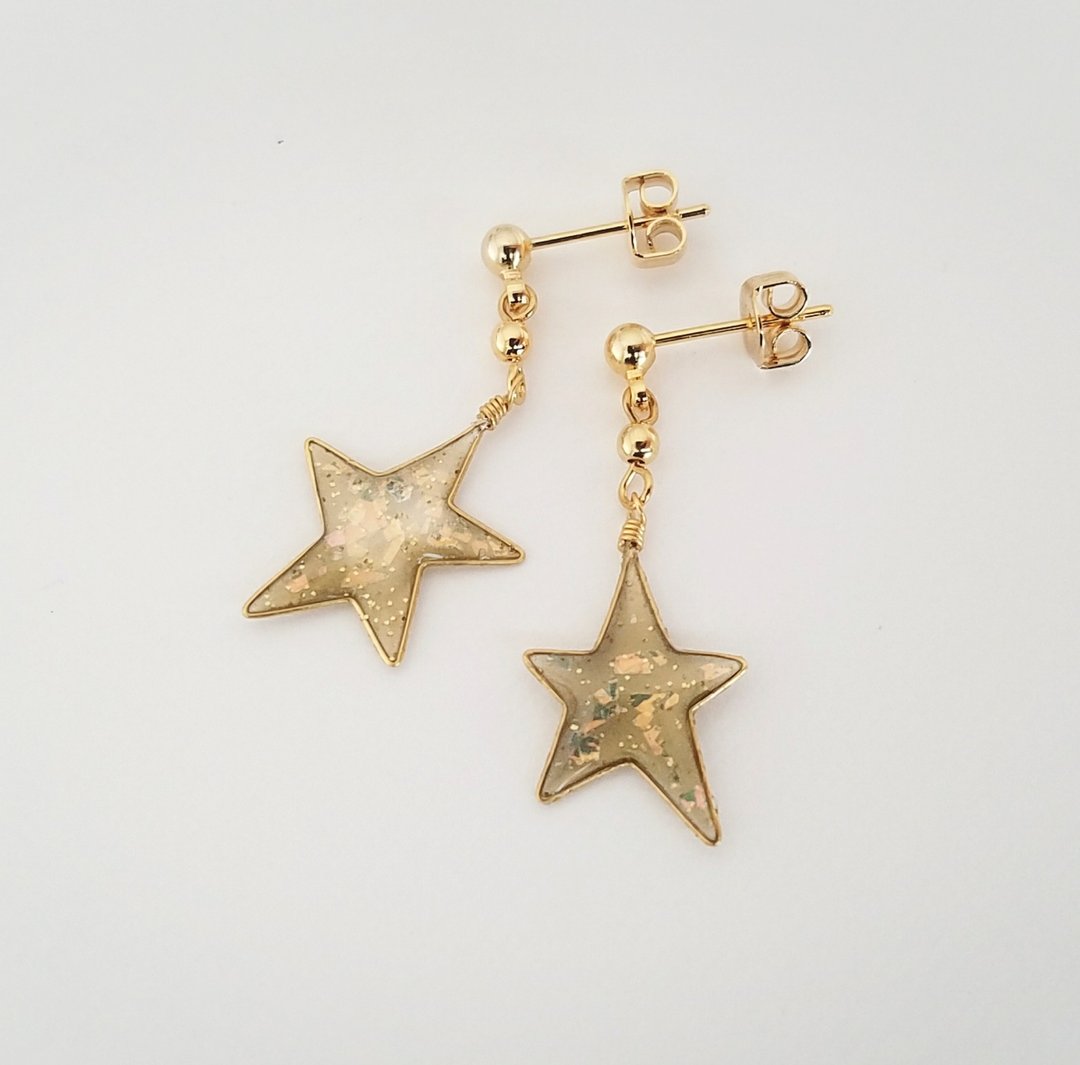 gold twinkle little star pierced or clip-on earrings - 耳环/耳夹 - 树脂 金色
