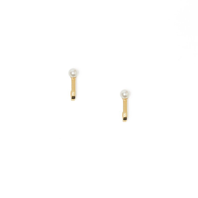简约珍珠耳环 925银厚镀18K金 Upper Crutch Earring - 耳环/耳夹 - 珍珠 金色