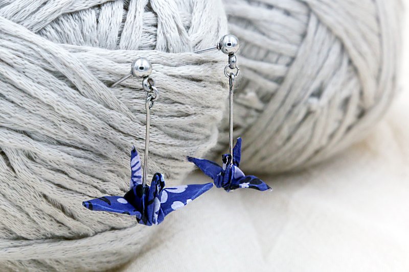 白梅青鸾纸鹤耳环 - 耳环/耳夹 - 纸 蓝色