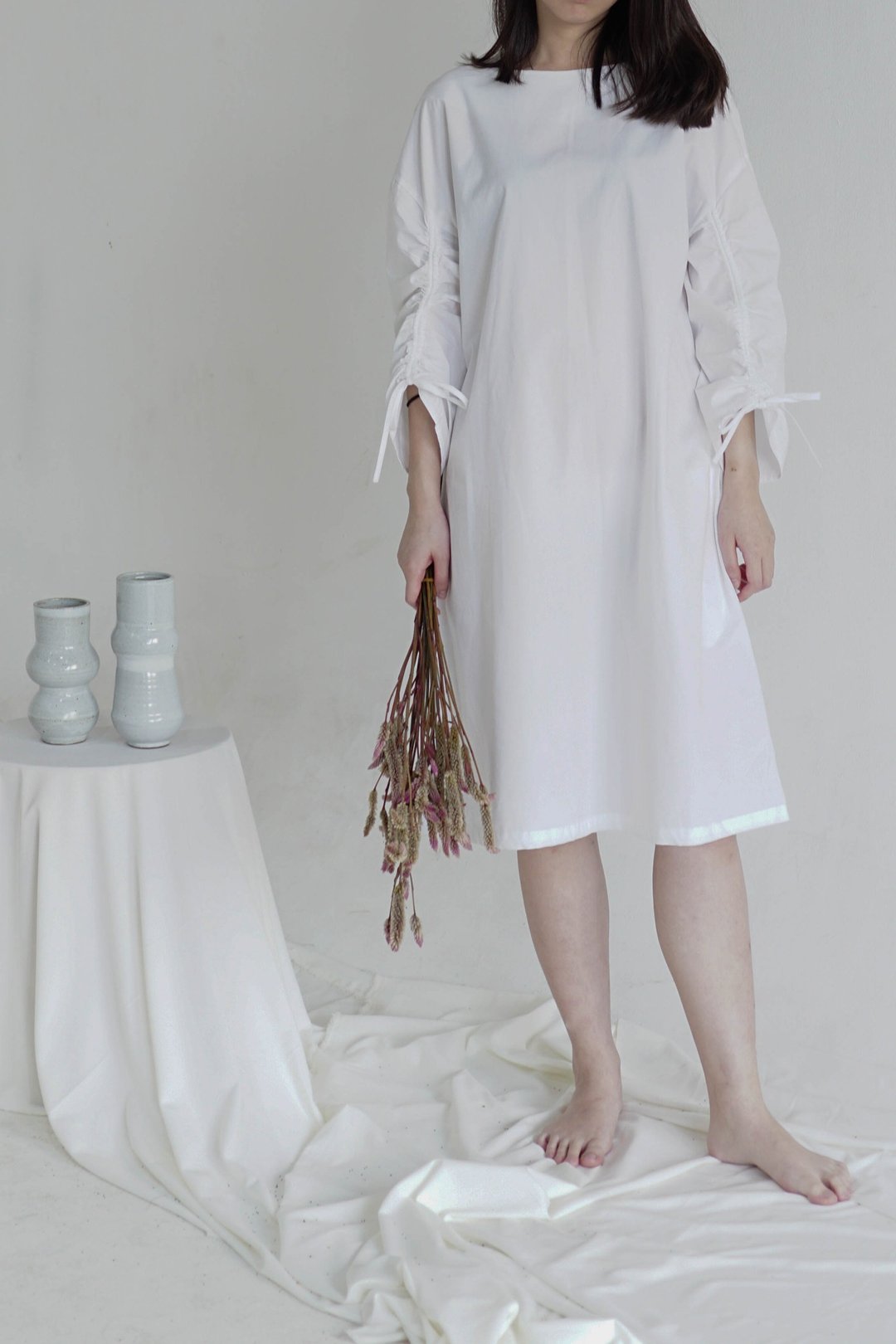White Cotton Poplin Knee Length Dress with Rouching Sleeves - 洋装/连衣裙 - 棉 白色