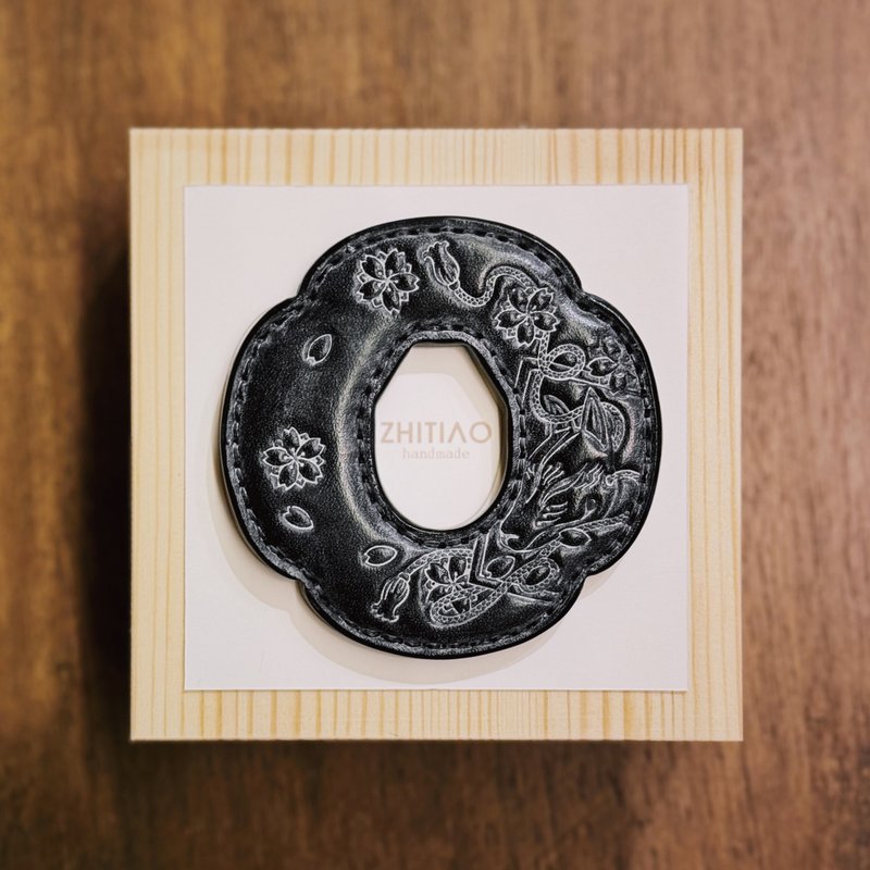 原创手工制作牛皮剑道木刀镡 御先稻荷 雾蜡黑 木刀锷 Tsuba - 运动配件 - 真皮 黑色