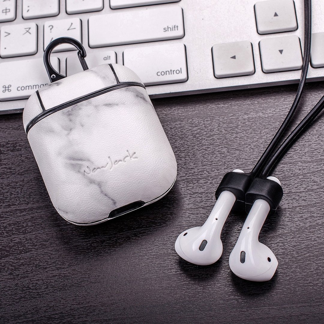 NavJack│APPLE │AirPods │蓝牙耳机收纳保护盒附挂绳 大理石白 - 耳机收纳 - 人造皮革 白色