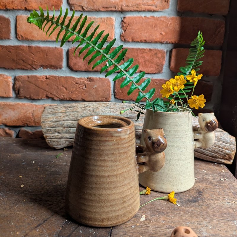 闲闲等花开的卡皮巴拉 疗愈系 花瓶 莺歌 手作 文创 陶花瓶 送礼 - 花瓶/陶器 - 陶 