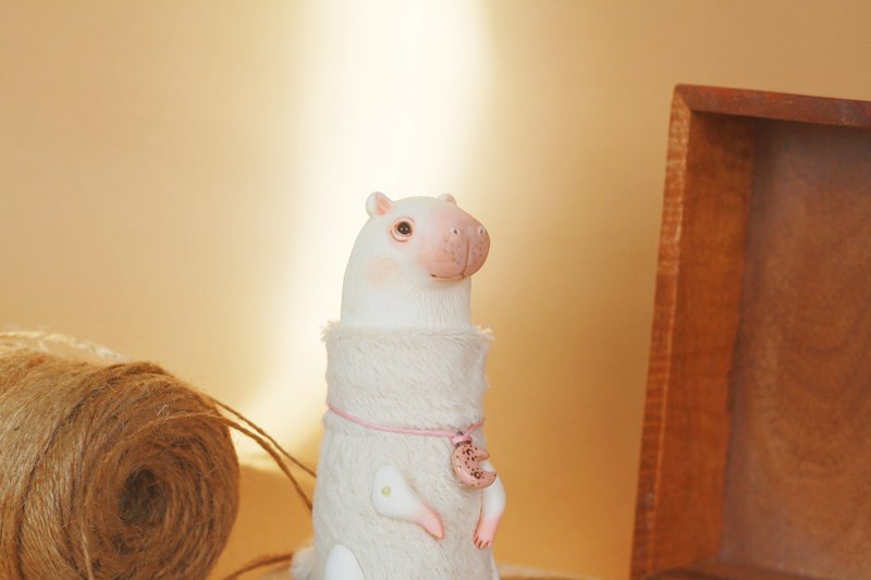Cute Albino Capybara OOAK Handmade doll - 玩偶/公仔 - 其他材质 白色