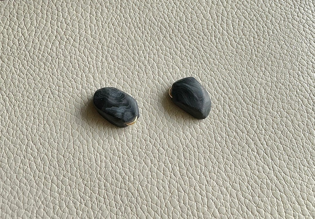 软陶饰品-黑色石纹混色复合金属材质石块造型耳环-可制成耳针或耳 - 耳环/耳夹 - 其他材质 黑色