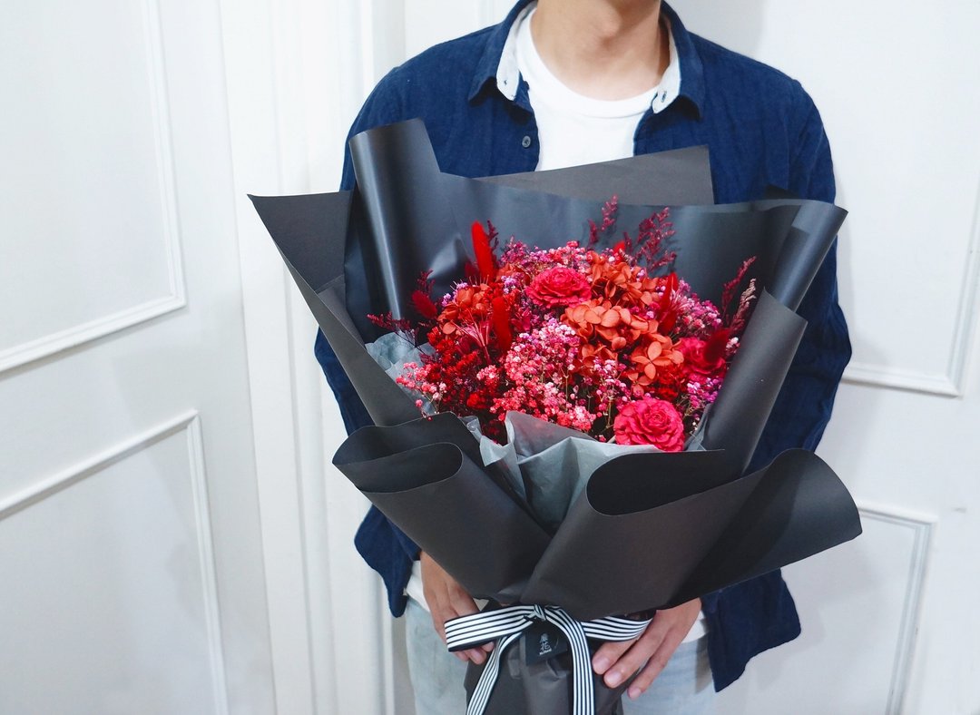 麋花Amor Floral-告白成功大花束(A款) / 生日花束韩式花束干燥花 - 胸花/手腕花 - 植物．花 红色