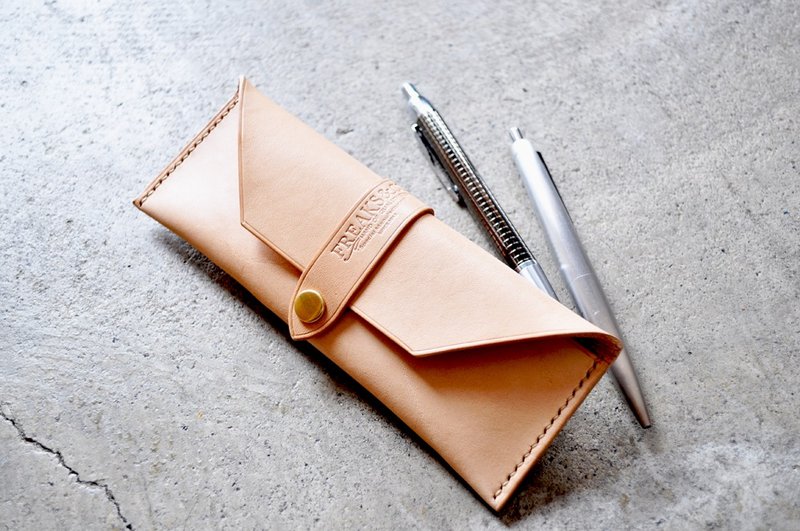 【Pen Case】 Stop by for a moment during sightseeing in Kyoto, why not make a leather item by hand sewing? - 皮件 - 真皮 