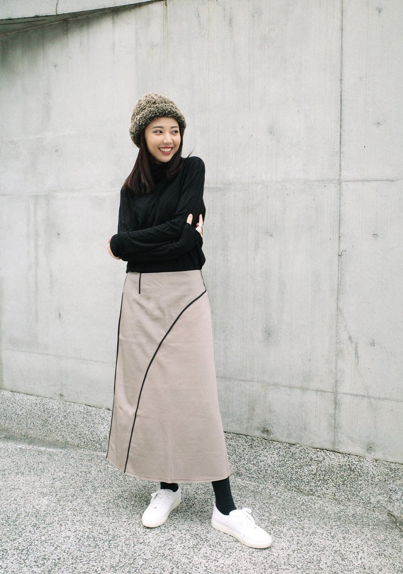 UUIN _ 流线卡其A字长裙 - 裙子 - 丝．绢 卡其色