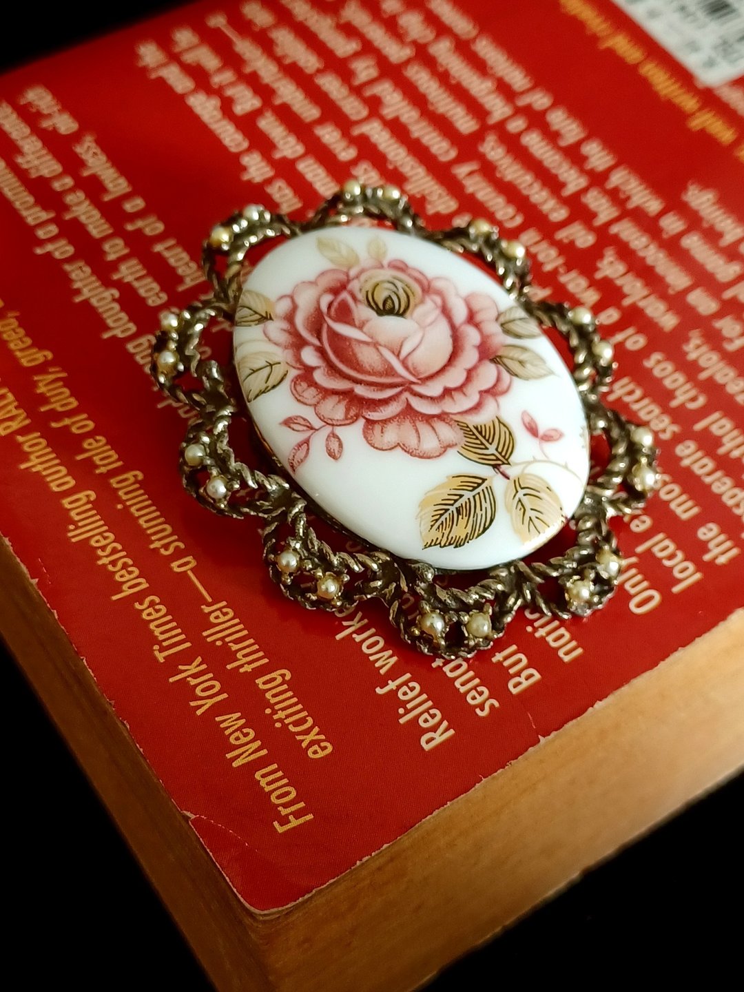 vintage jewelry 古董陶瓷玫瑰典雅别针 - 胸针 - 其他金属 