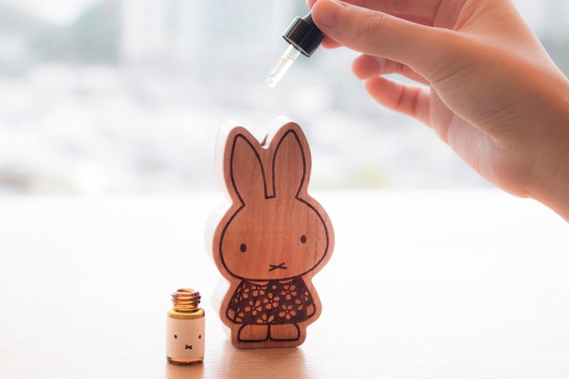 【Pinkoi x miffy】Pretty Dress miffy 扩香木 - 香薰/精油/线香 - 木头 咖啡色