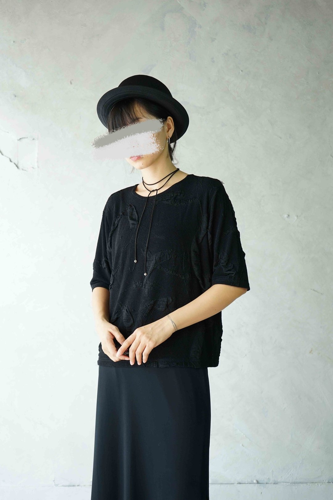 寻宝古着-个性黑色立体浮雕感弹性圆领上衣 - 女装上衣 - 聚酯纤维 黑色