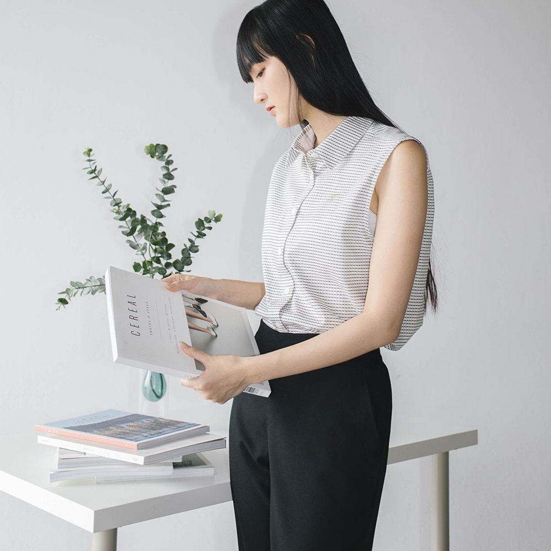 (已售出) 精品 // 灰绿格纹 // 女士无袖 - 女装背心 - 棉．麻 白色