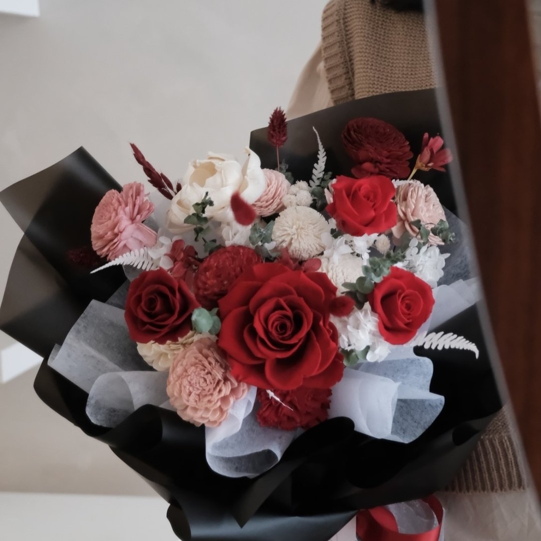 | 经典红玫瑰永生花花束 |  生日花束/情人节花束 - 干燥花/捧花 - 植物．花 红色