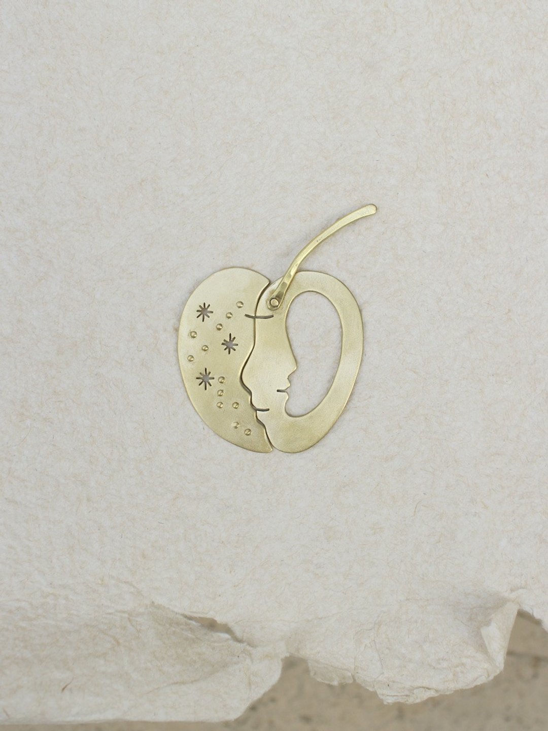 TO NEW EARS earrings 苹果耳朵重生内在小孩对话 耳环 - 耳环/耳夹 - 铜/黄铜 
