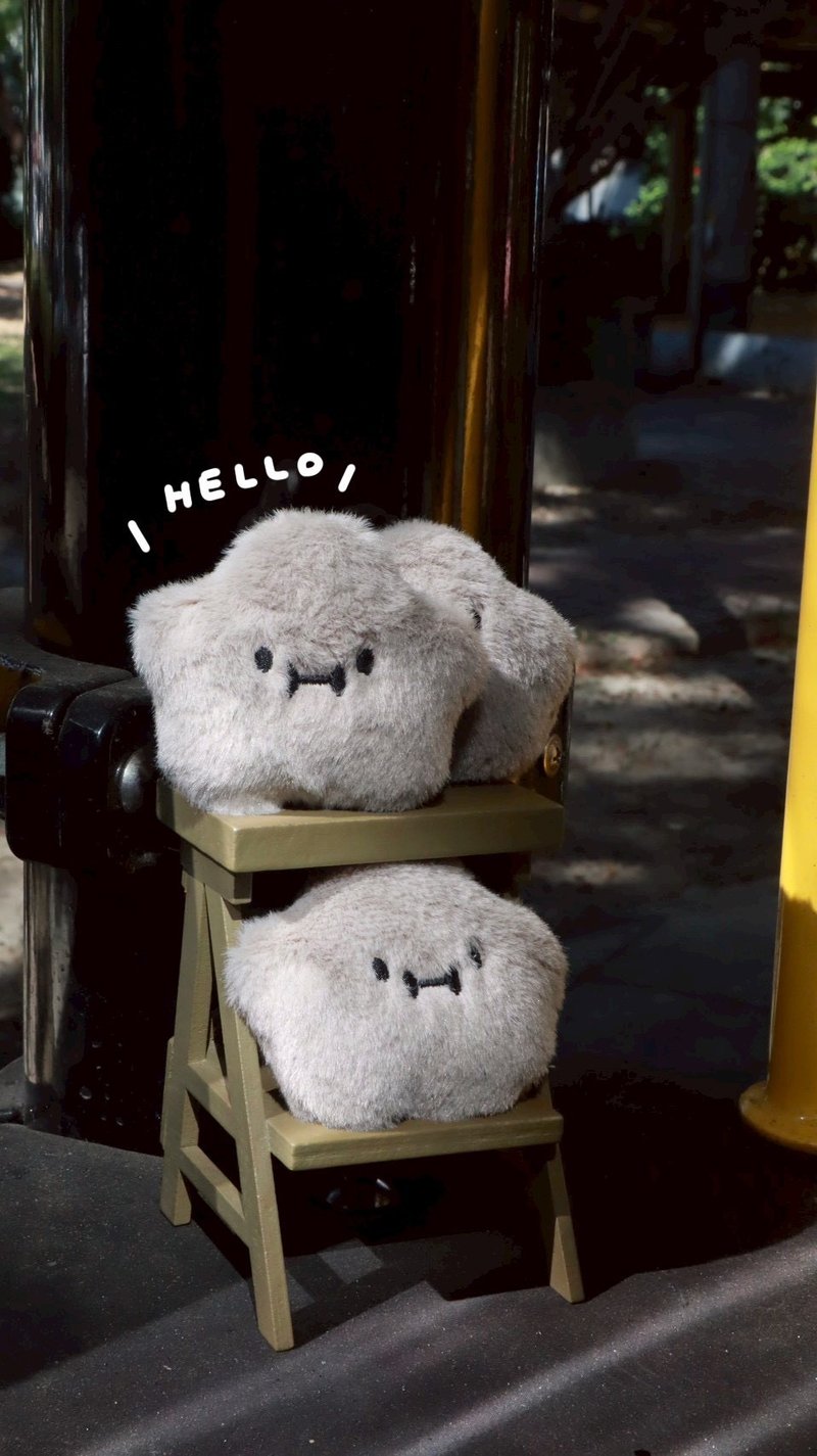 灰尘娃娃 - | 娃娃系列 | 灰尘娃娃 娃娃吊饰 柔软毛绒玩偶 - 吊饰 - 棉．麻 灰色