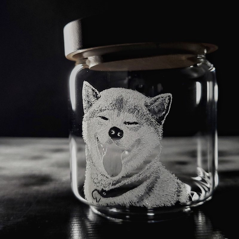 【毛孩纪念】 客定手雕 |中 | 宠物骨灰罐 手工雕图/免费刻字 - 抓板/跳台 - 玻璃 透明