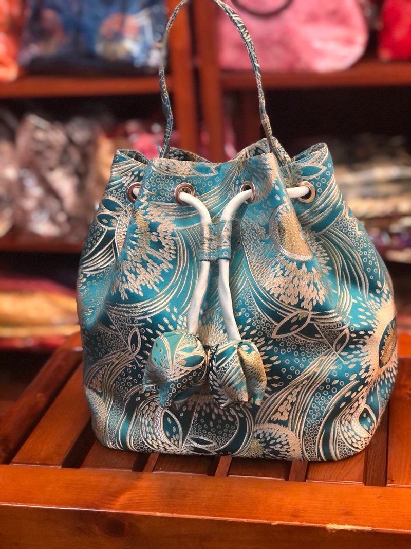 织锦缎复古俏皮可爱肩背斜背手提一体质感桶包 - 侧背包/斜挎包 - 丝．绢 多色