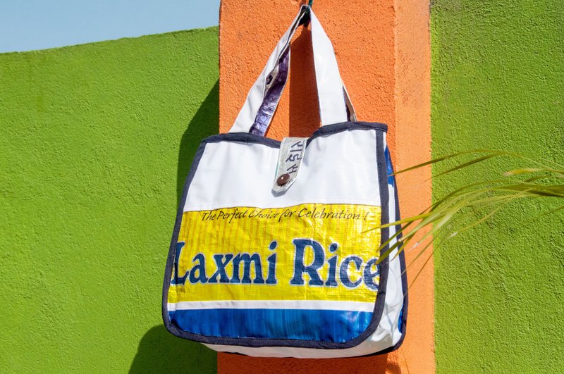 回收设计收纳包 侧背包 肩背包 手拿包 环保袋 托特包-环保米袋 - 手拿包 - 棉．麻 多色