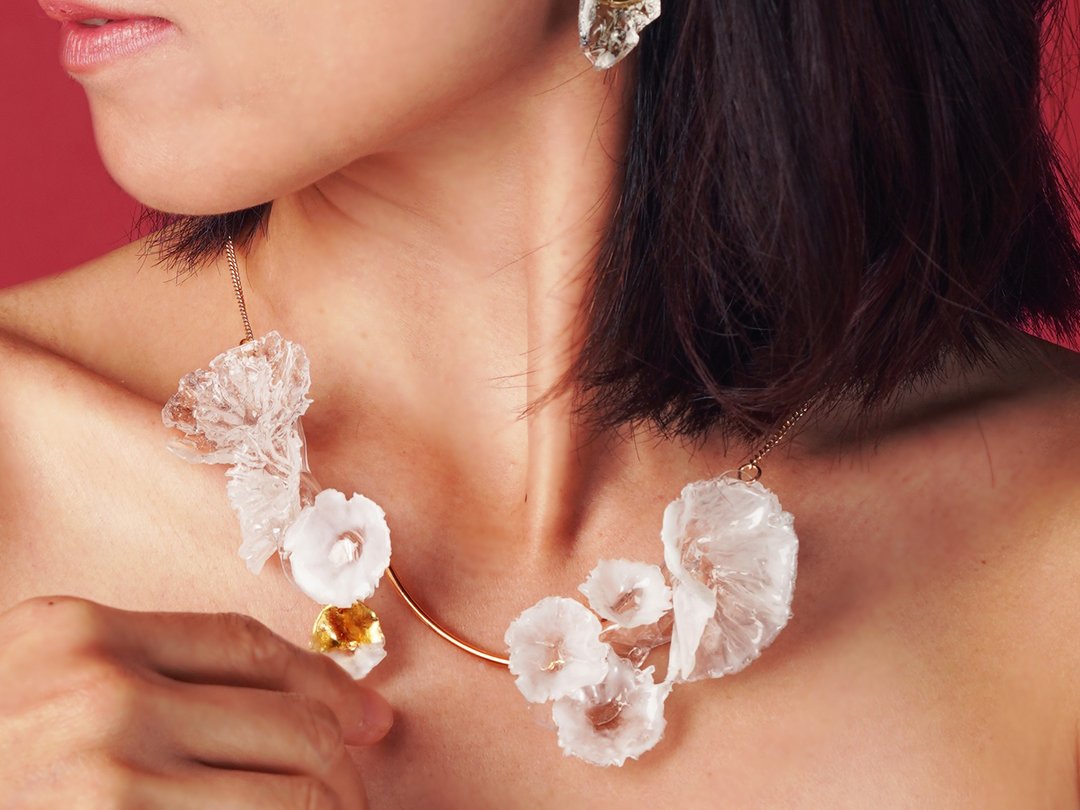 Queen-of-the-night Necklace - 项链 - 塑料 金色