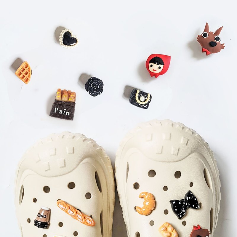 布希鞋 洞洞鞋 装饰扣 鞋扣-立体小红帽大野狼/西点面包/下午茶 - 徽章/别针 - 塑料 多色