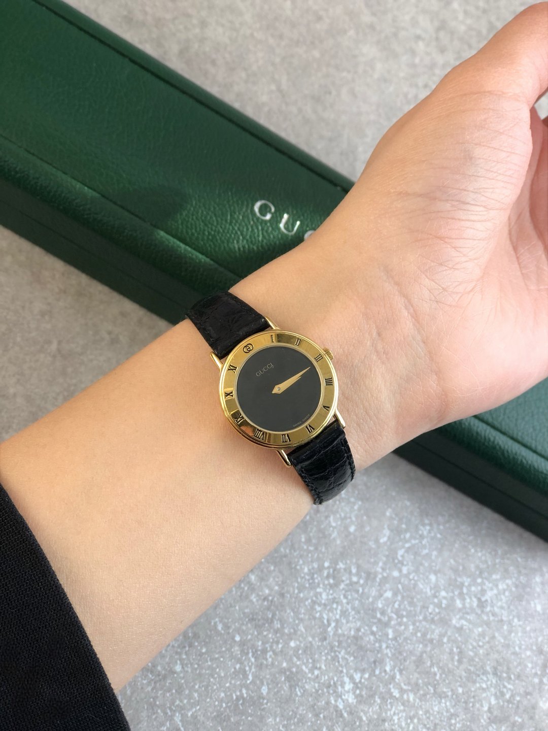 【日本直送 名牌中古包】GUCCI 古驰 手表 黑色 金色 圆形表盘 皮革 3000.2.L vintage 旧款 f82p2m - 女表 - 真皮 黑色