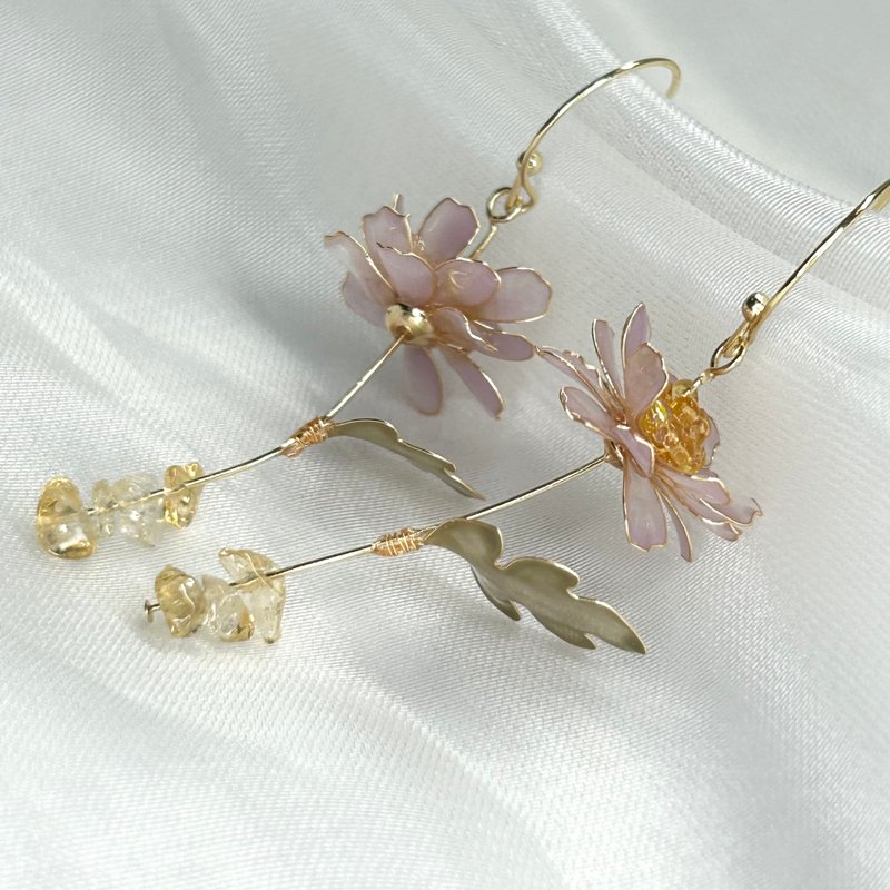 【紫色野菊x黄水晶-水晶花耳环】11月生日花生日石 花言日和 - 耳环/耳夹 - 树脂 