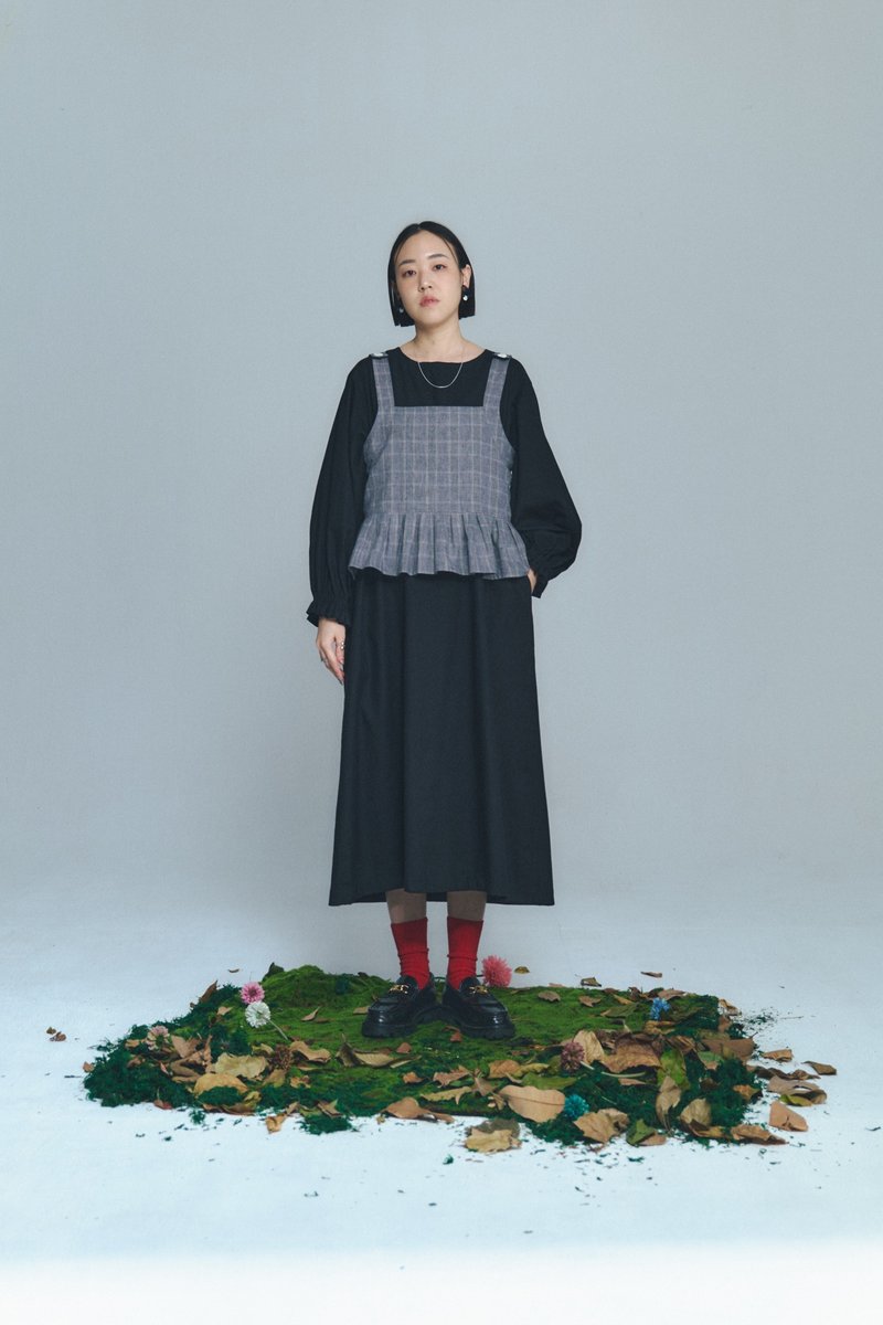 灰色吊带背心加上黑色澎袖内搭洋装 - 洋装/连衣裙 - 其他材质 黑色