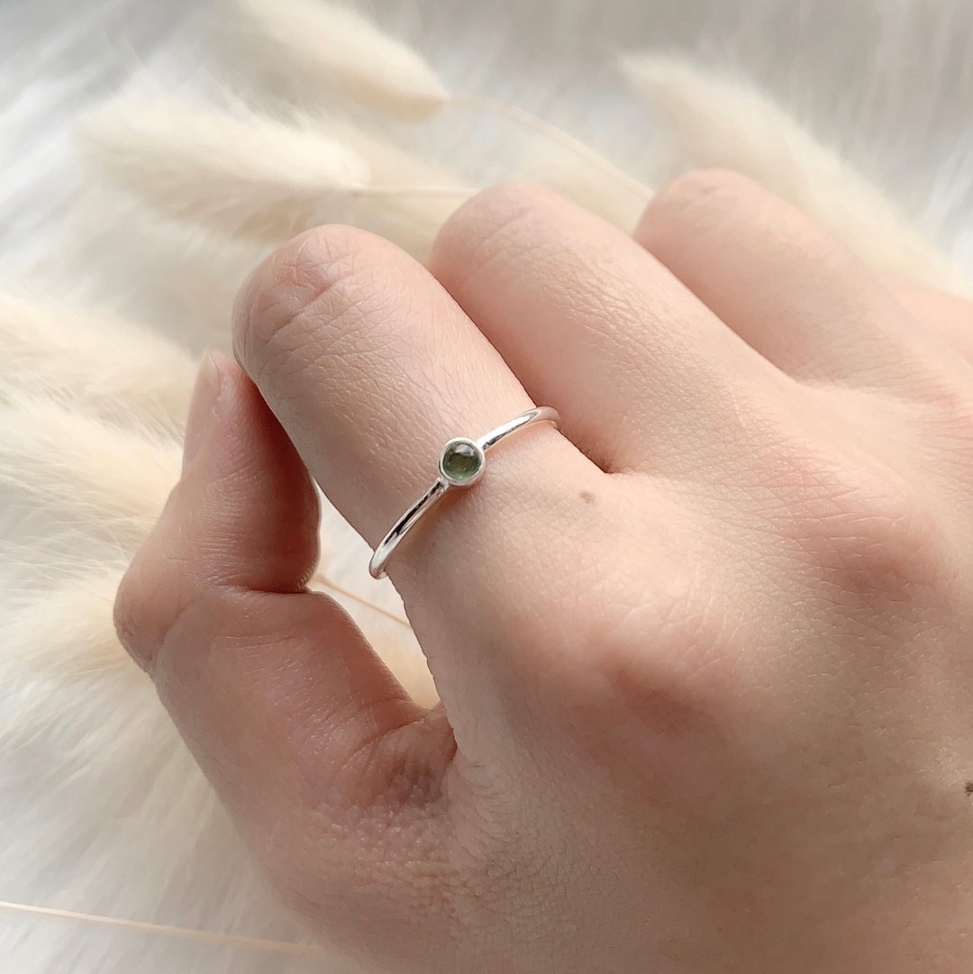 绿碧玺925纯银简约细戒 - 戒指 - 宝石 银色