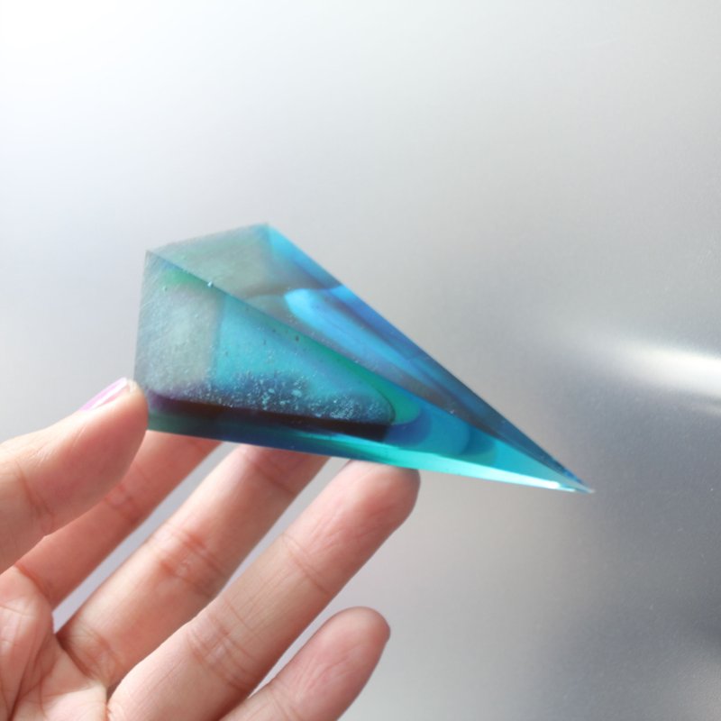 蓝色树脂摆饰 - 宁静夏日海水 / 四角锥 - 摆饰 - 其他材质 蓝色