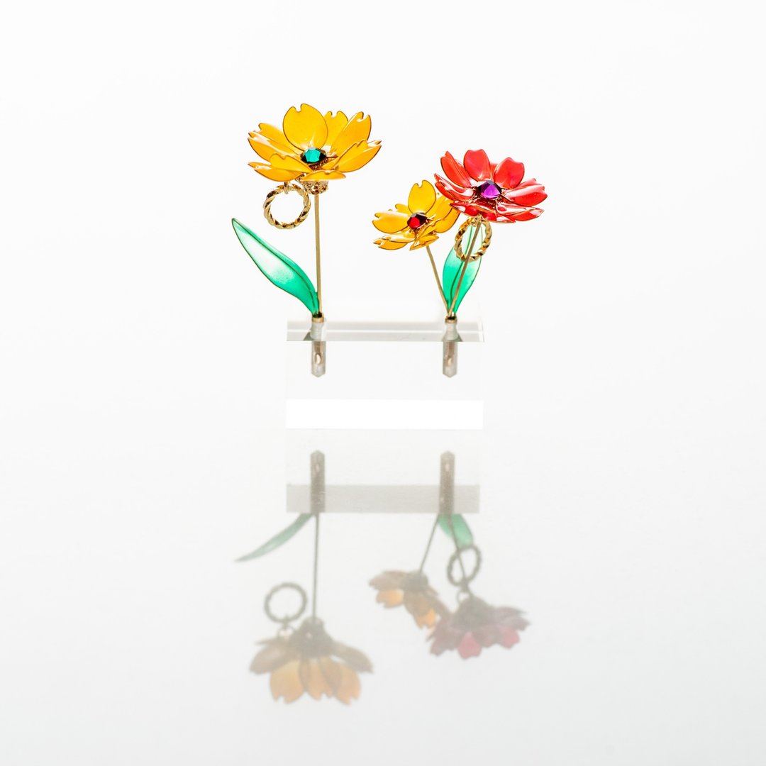 Decorated autumn clip-on earrings PLANT - 耳环/耳夹 - 树脂 红色