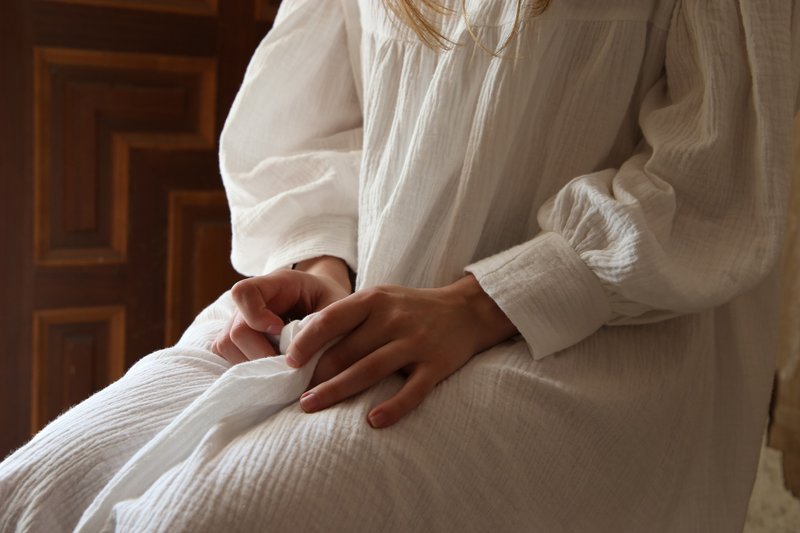 a-leaf英式少女復古燈籠袖罩衫連體裙 - 女装上衣 - 棉．麻 白色