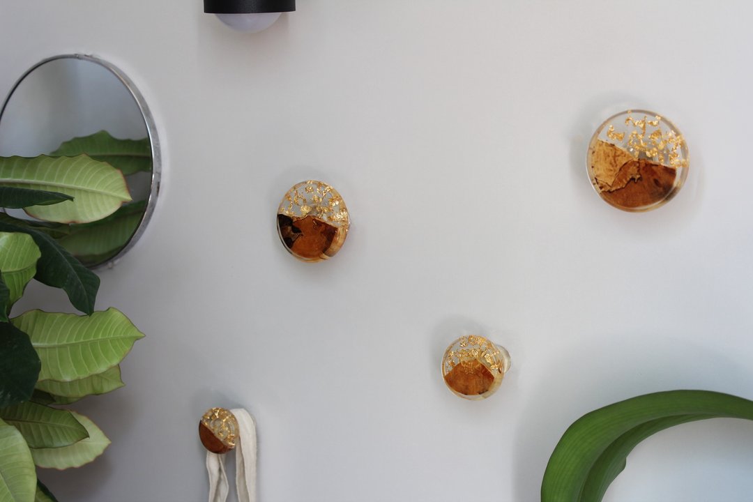 Wall hanging custom hooks. Wall mount storage hooks. Gold wall decor.. - 收纳用品 - 木头 金色