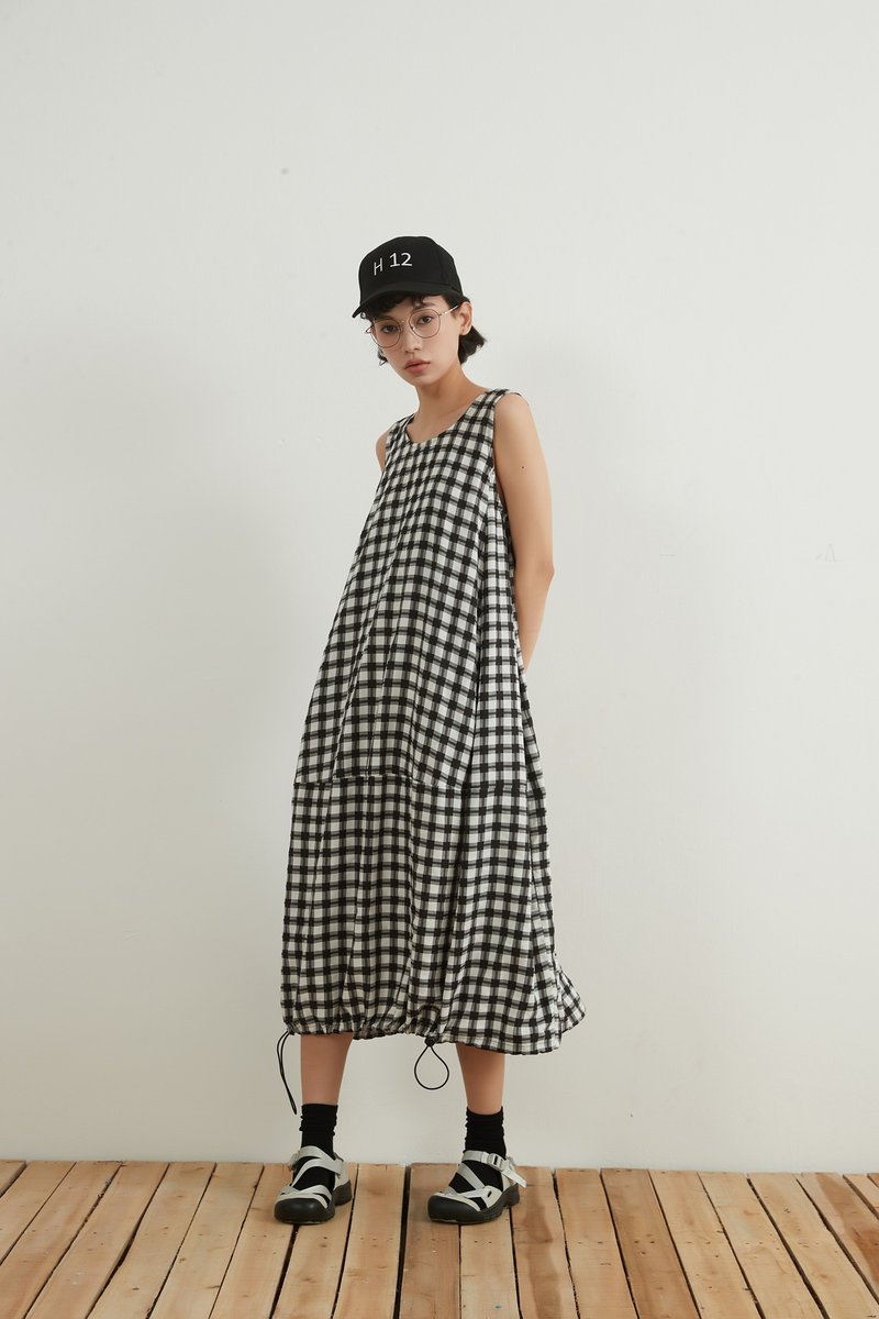 抽绳格纹下摆气球无袖连衣裙 - 洋装/连衣裙 - 其他材质 黑色