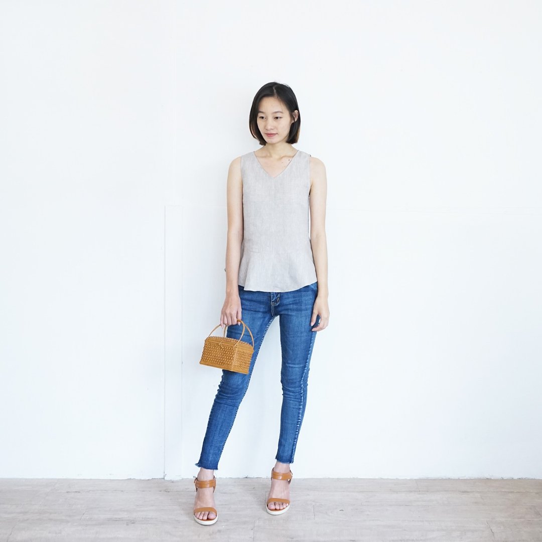 Breathable Linen Ornamental Fringe V Neck Sleeveless Blouses Natural Color - 女装上衣 - 棉．麻 灰色