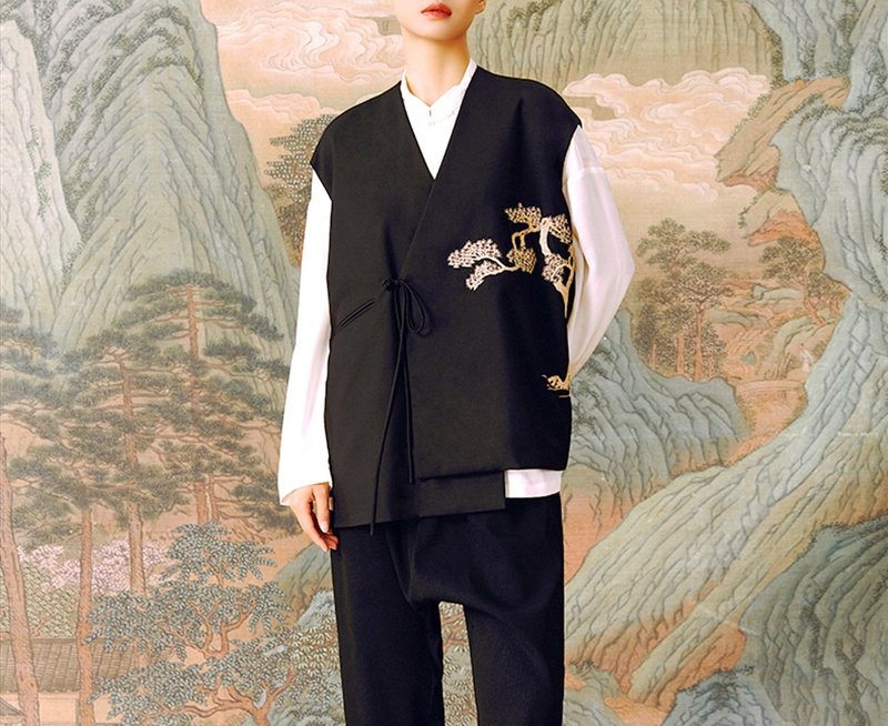 【雪隐】新中式复古 重工刺绣/寬鬆背心 - 女装背心 - 其他材质 黑色