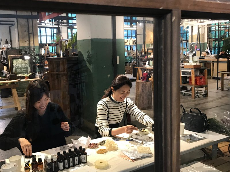 天然花艺精油蜡烛手作课程【 2 人成团】 - 蜡烛/香氛 - 蜡 