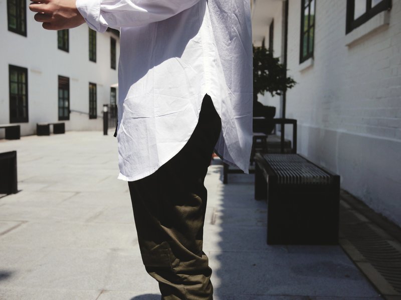 夏日长版衬衫/素色/中性款/情侣款/礼物/纯棉/简约 - 男装衬衫 - 棉．麻 白色