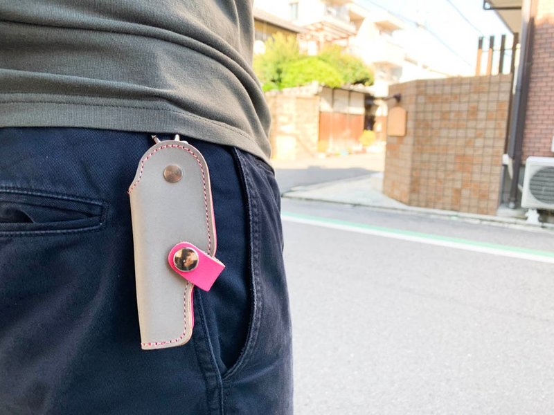 SLIDE Everyone loves gray x pink slide gun key case Smart key is also OK SGK-HPP-P - 钥匙链/钥匙包 - 真皮 绿色