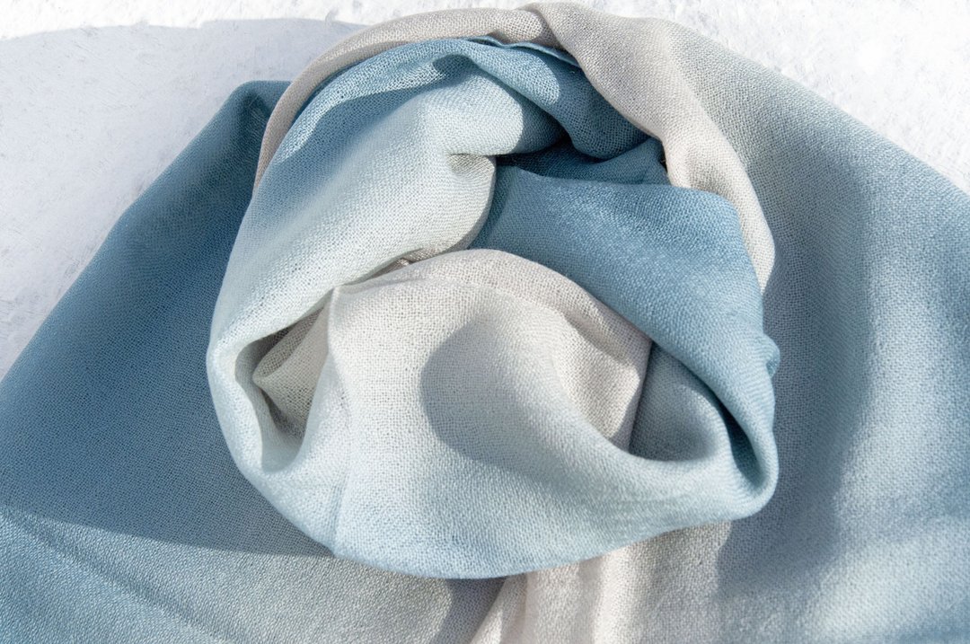 喀什米尔Cashmere 羊绒围巾 纯羊毛围巾披巾 戒指绒披肩 Pashmina 克什米尔-蓝色渐层 露营野餐必备 登山 - 围巾/披肩 - 羊毛 多色