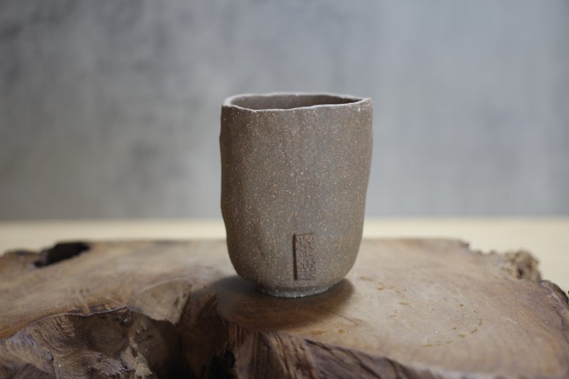 【送礼好物】80ml 纯手捏茶杯 小酒杯 陶作家叶佳佩纯手捏制 - 茶具/茶杯 - 瓷 