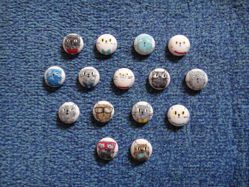 (C) 猫咪徽章_布制钮扣徽章 C40DVY62 - 徽章/别针 - 棉．麻 灰色