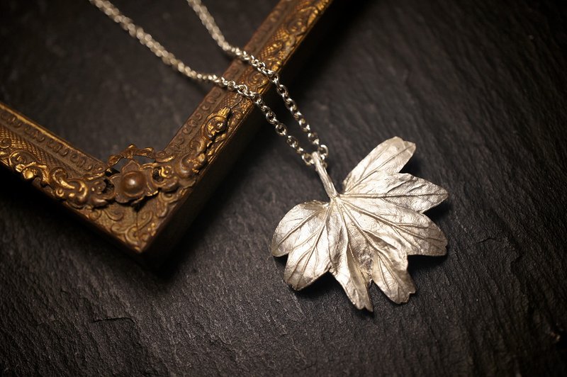 925 纯银枫叶吊咀(大)  不包括银链- 手作 (MW P1106) - 项链 - 纯银 银色