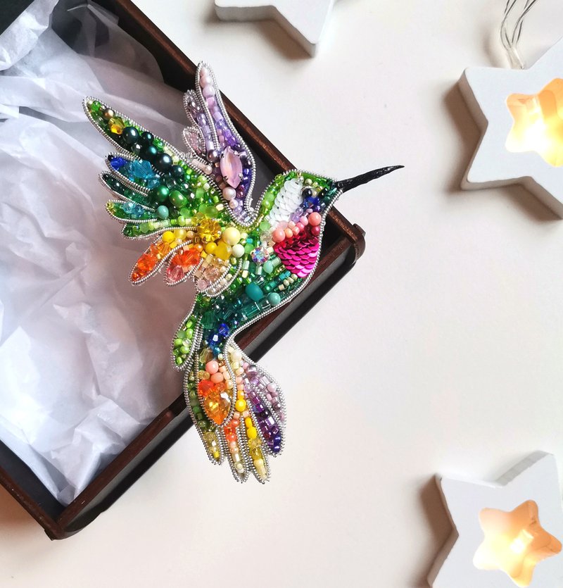 蜂鳥胸針 Hummingbird jewelry brooch beaded - 胸针 - 其他材质 多色