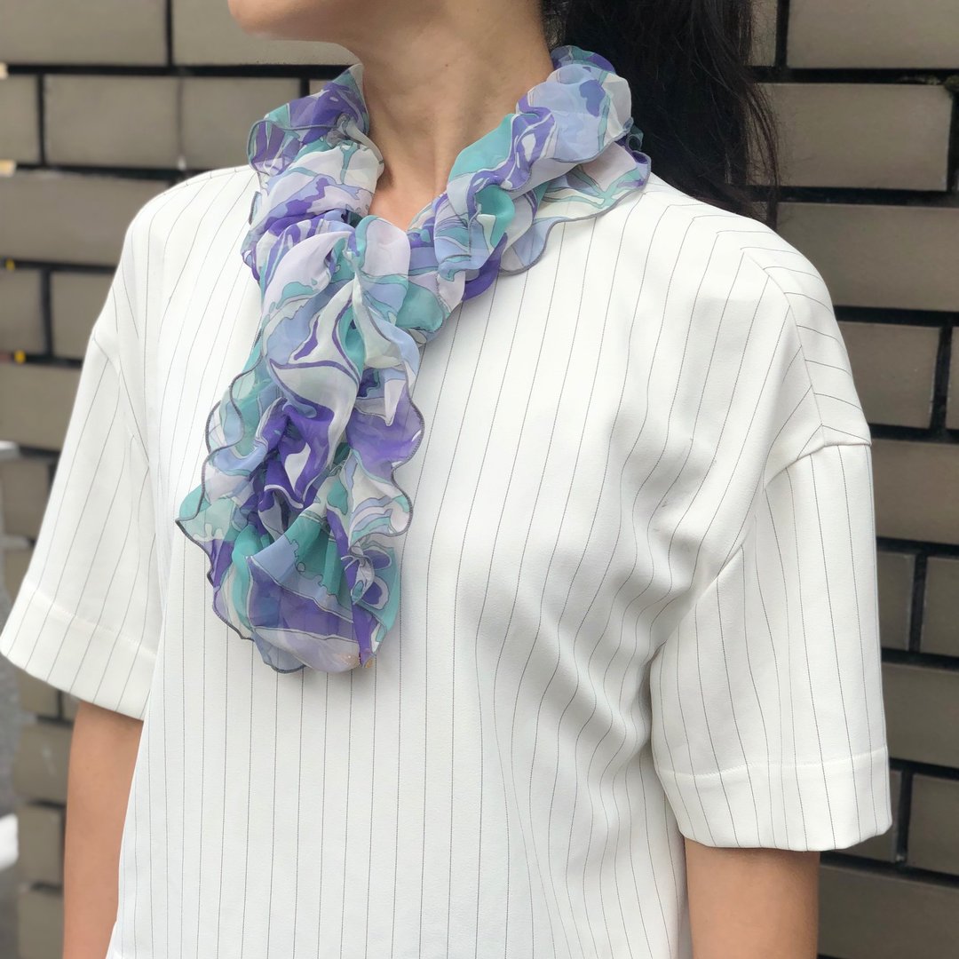 Ballett 柔感水彩晕染抓皱围巾 蓝色 蓬松柔软 一键轻松戴 日本制 可居家水洗 - 丝巾 - 聚酯纤维 蓝色