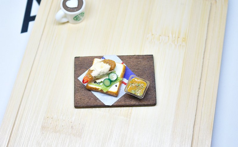 =>黏土系列 -天妇罗吐司早餐-可制作成钥匙圈 /磁铁 /纯装饰品 - 钥匙链/钥匙包 - 粘土 橘色