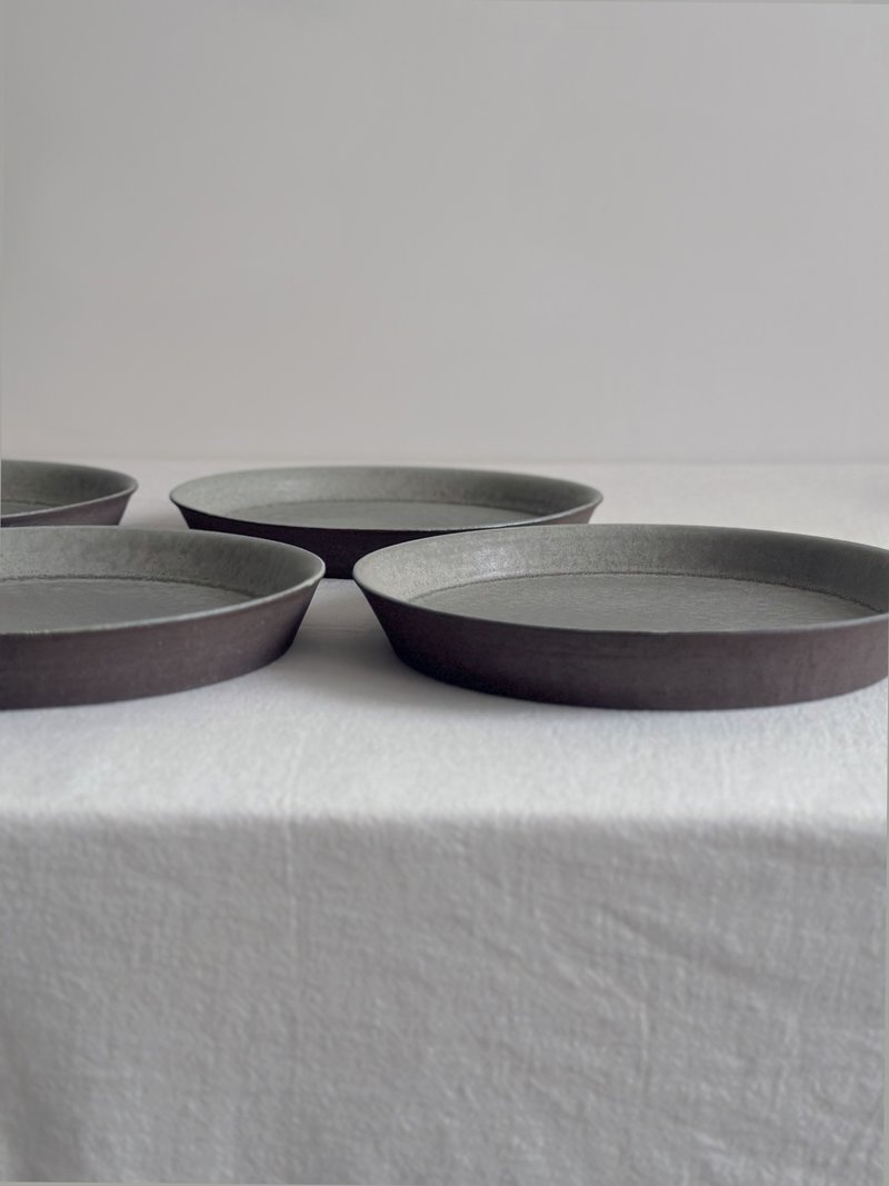 雾灰 黑土六寸浅盘 - 盘子/餐盘/盘架 - 陶 